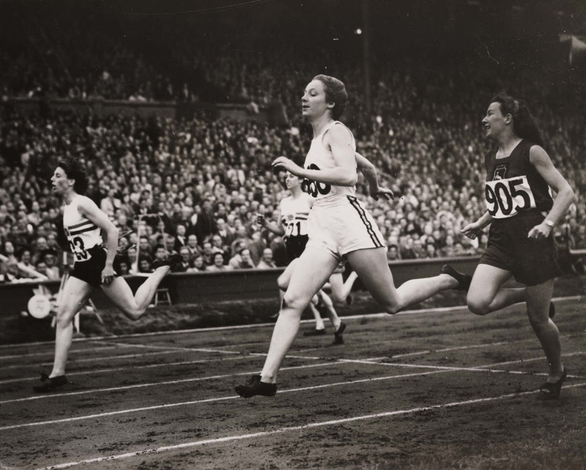 athle-48 Epreuve de sprint dans les années 40 (Grete Pavlousek)