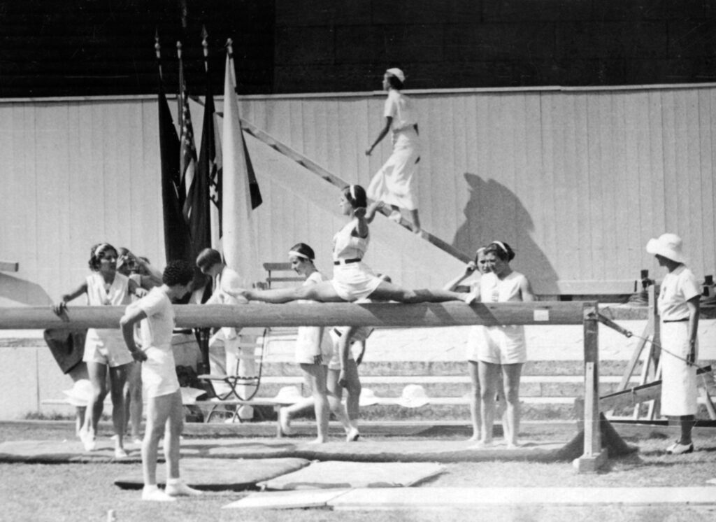Epreuve de gymnastique en 1936 (Ančka Goropenko, Dušica Radivojević)