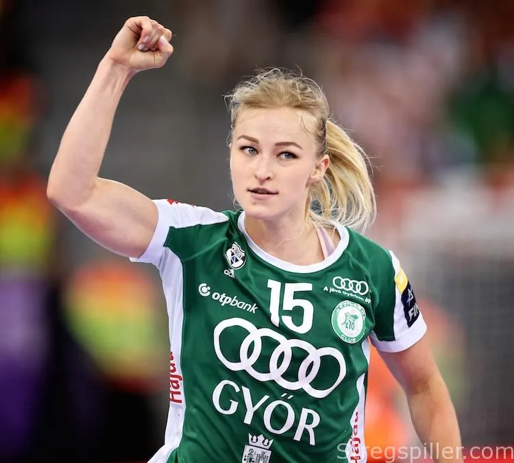 Stine Oftedal qui célèbre son but